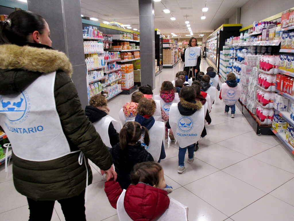 Los niños del Centro de Educación Infantil La Noria se convierten en voluntarios del Banco de Alimentos de La Rioja