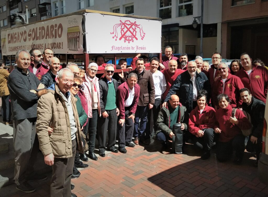La Cofradía de la Flagelación de Logroño recogió 543 kilos de alimentos en su “ensayo solidario”