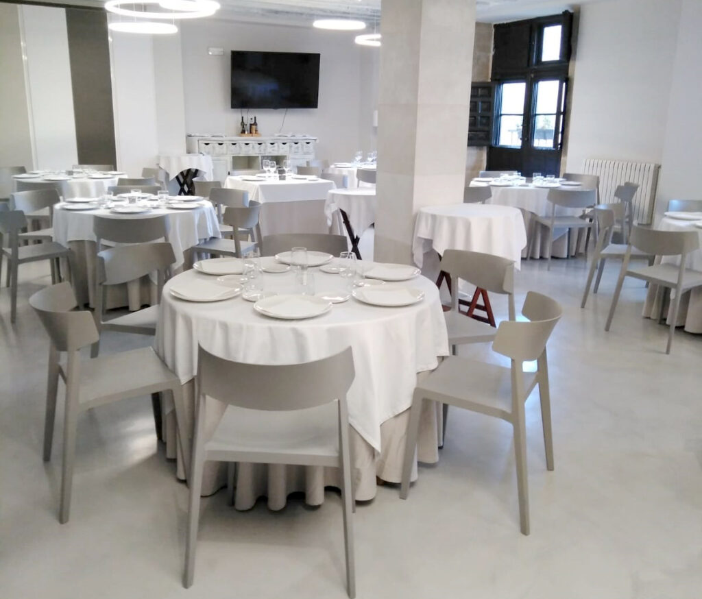 Menú solidario en la Escuela de Hostelería y Turismo de La Rioja con motivo del XXV aniversario del Banco de Alimentos de La Rioja