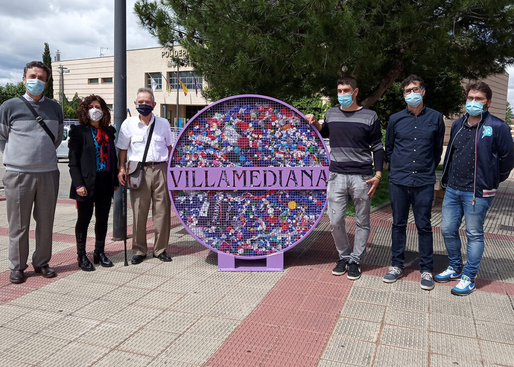 Villamediana de Iregua dona tapones al Banco de Alimentos de La Rioja