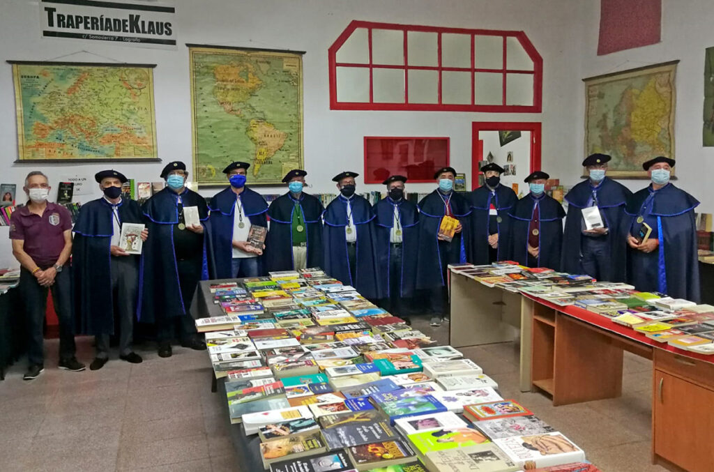 La Cofradía de San Gregorio muestra su solidaridad en la exposición de la TraperíadeKlaus