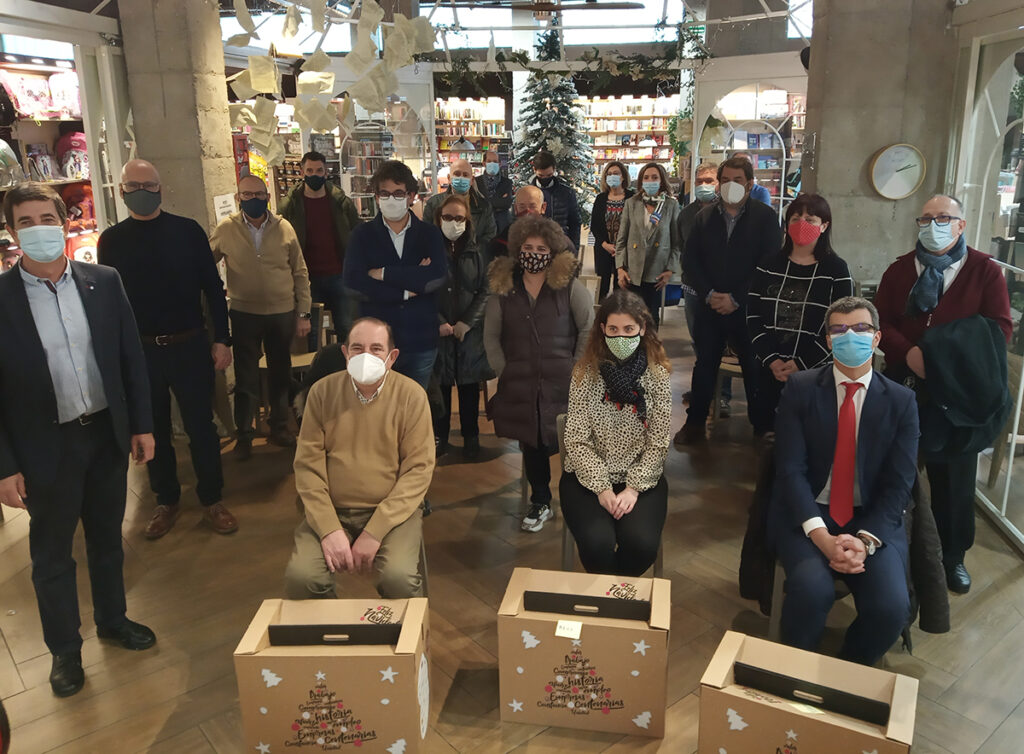 La cesta concedida al Banco de Alimentos de La Rioja por el Club de Empresas Centenarias de La Rioja termina en Cáritas La Estrella