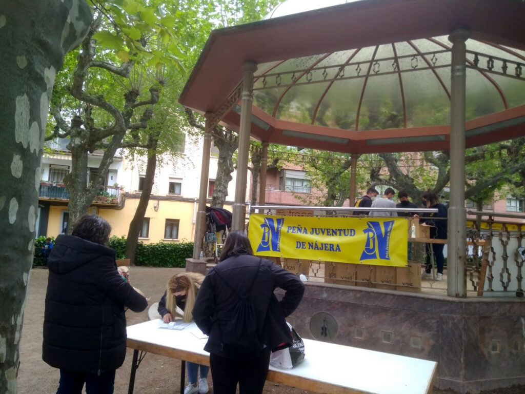 La Peña Juventud de Nájera dona al Banco de Alimentos 729 kilos de alimentos fruto del paseo solidario de las fiestas de San Prudencio 2021