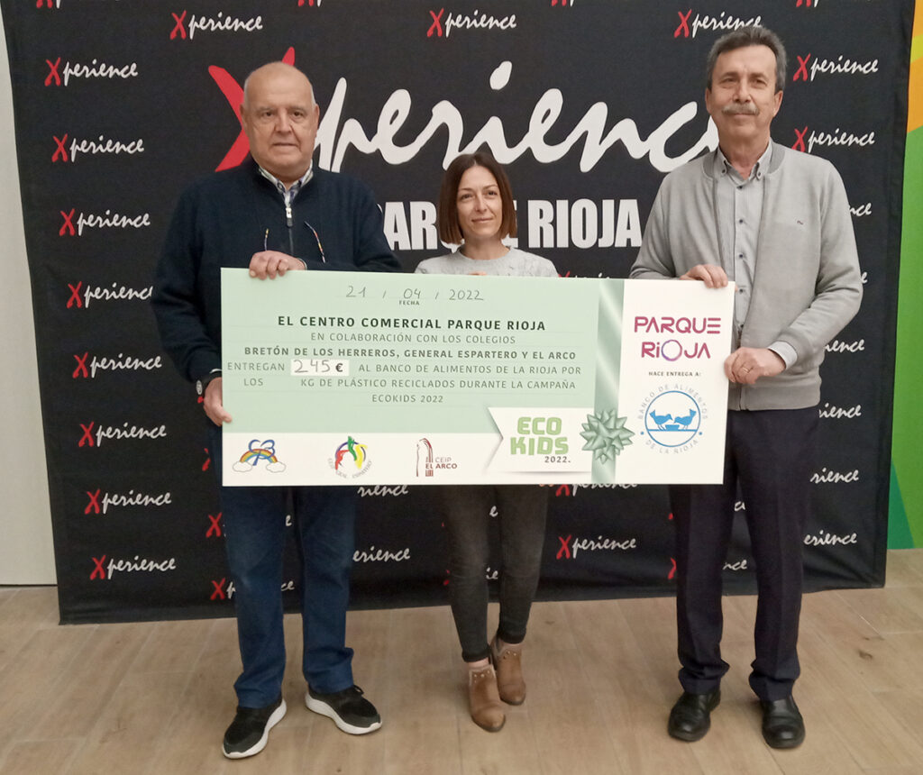 El Centro Comercial Parque Rioja entrega al Banco de Alimentos 245 euros de la campaña de reciclaje Ecokids 2022