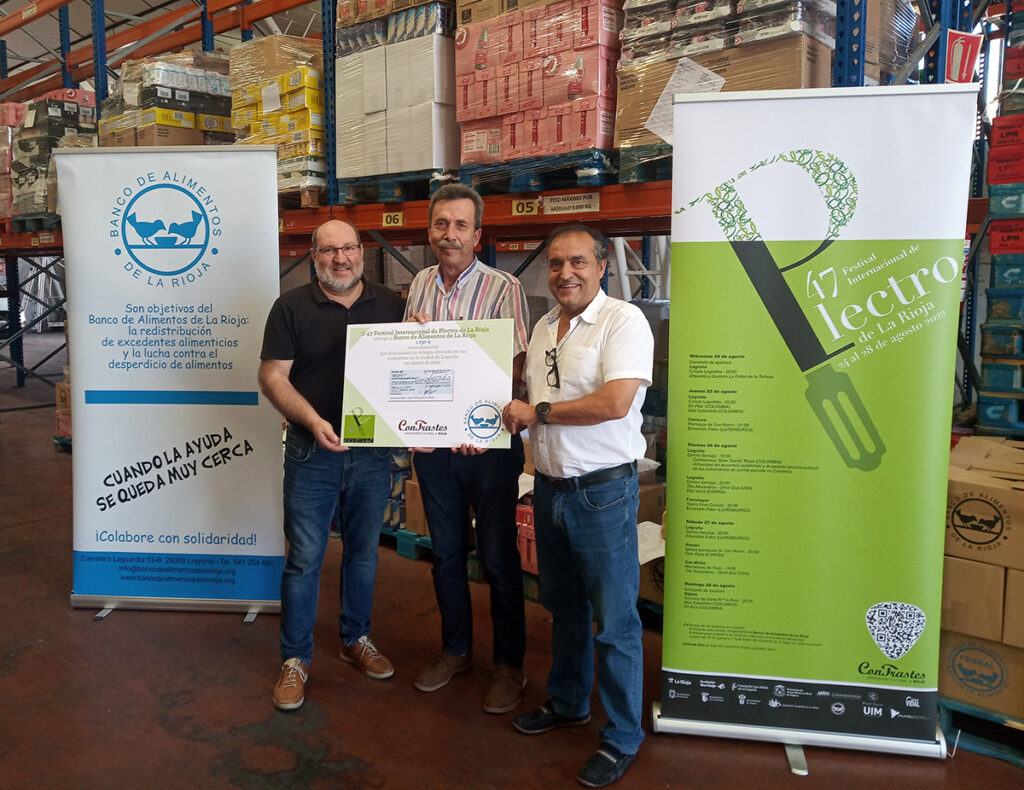 La Asociación Cultural ConTrastes-Rioja dona 1.797 euros al Banco de Alimentos de La Rioja del 47º Festival Internacional de Plectro de La Rioja