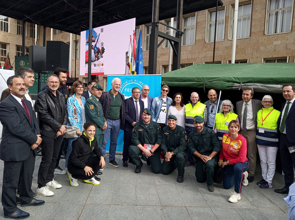 La UAR presenta la prueba solidaria ‘Gladiator Race’ del 12 al 14 de mayo de 2023 en favor del Banco de Alimentos y la Asociación contra el Cáncer