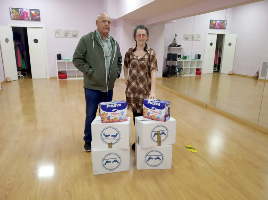 Algazara Estudio de Danza y la empresa Nidec Arisa donan alimentos al Banco de Alimentos de La Rioja