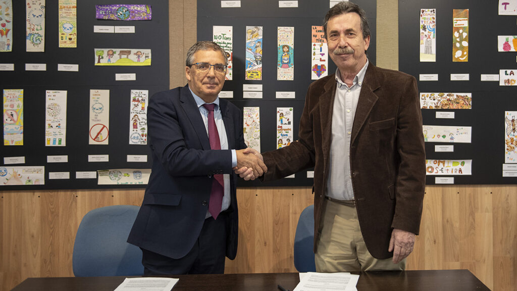 Firma del convenio anual con la Consejería de Servicios Sociales