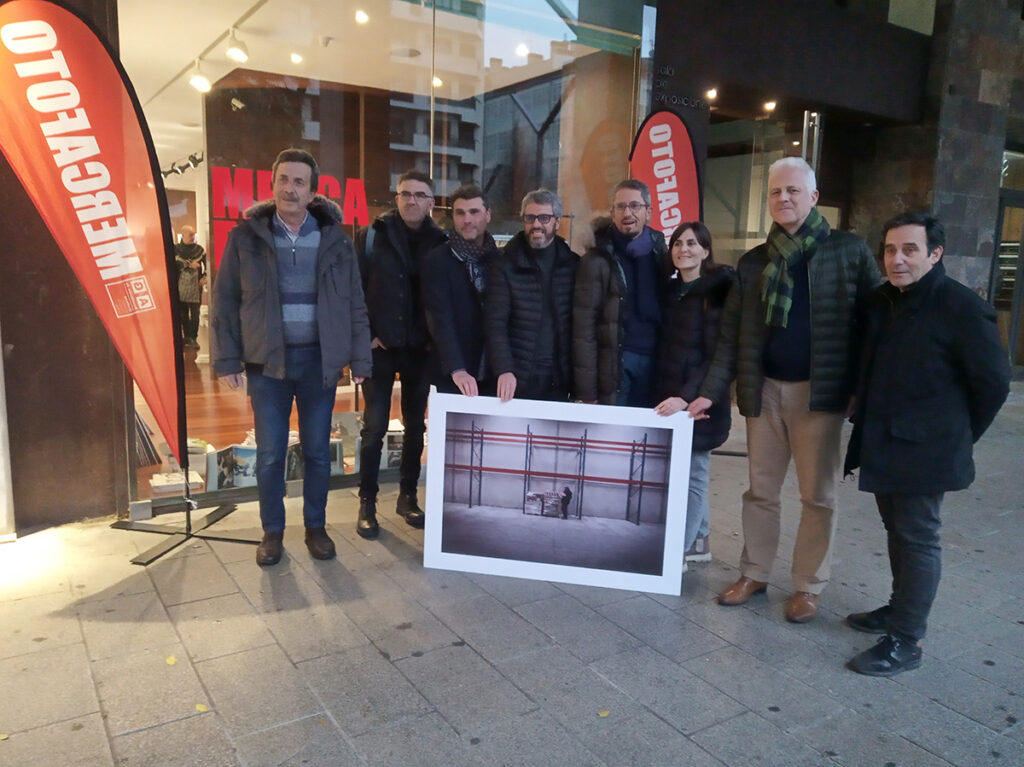 Venta solidaria del archivo fotoperiodístico de La Rioja en favor del Banco de Alimentos