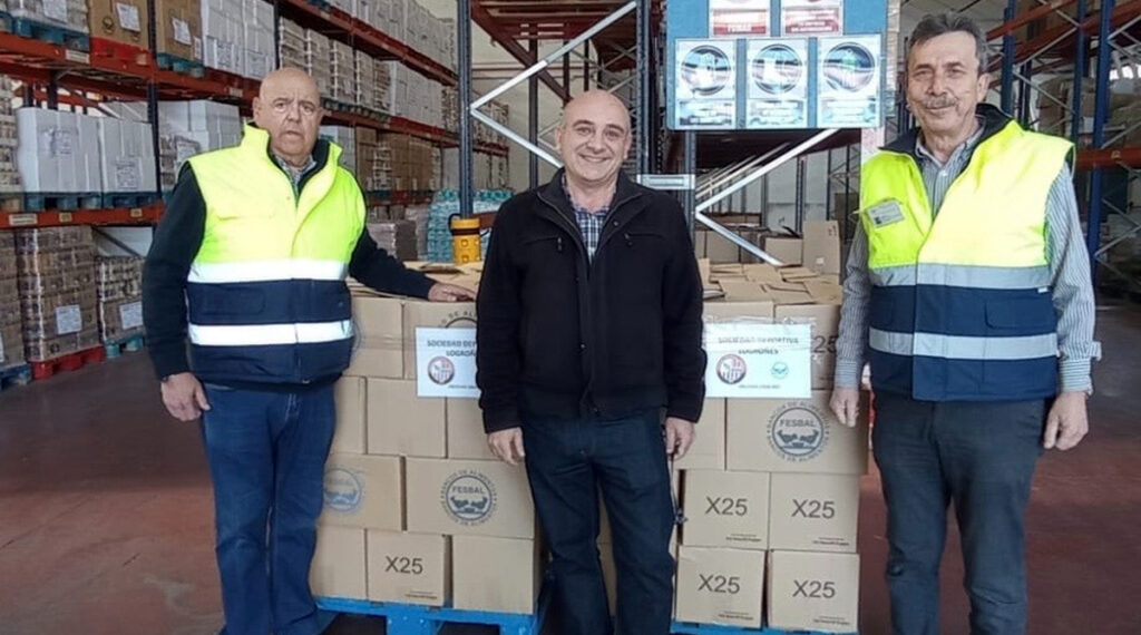 El ‘Fútbol Solidario II’ de la SDL, con la aportación de 389 kilos, y la Cofradía de la Flagelación, con 732 kilos de alimentos, muestran una sociedad solidaria