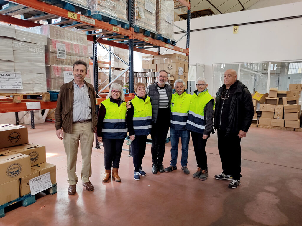 El concejal de Deportes del Ayuntamiento de Logroño, Rubén Antoñanzas, visita el Banco de Alimentos de La Rioja