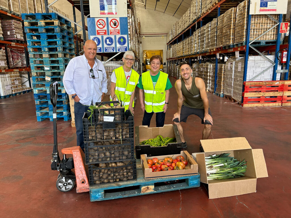 La Asociación Juvenil de Villoslada dona 60 kilos de hortalizas ecológicas al Banco de Alimentos de La Rioja