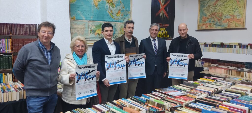 Inaugurada la IV Edición de €libros de TraperíadeKlaus por el consejero de Cultura, José Luis Pérez Pastor