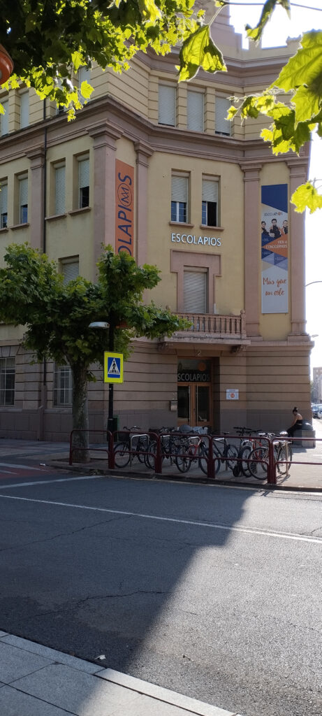 Escolapios aporta 162 kilos de comida al Banco de Alimentos