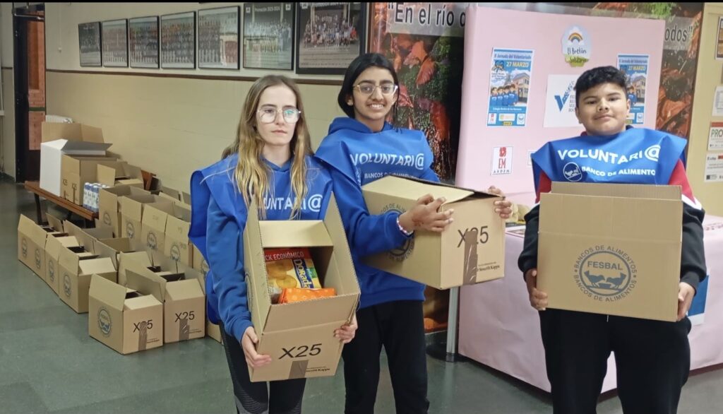 El Colegio Bretón aporta 358 kilos de comida  para el Banco de Alimentos