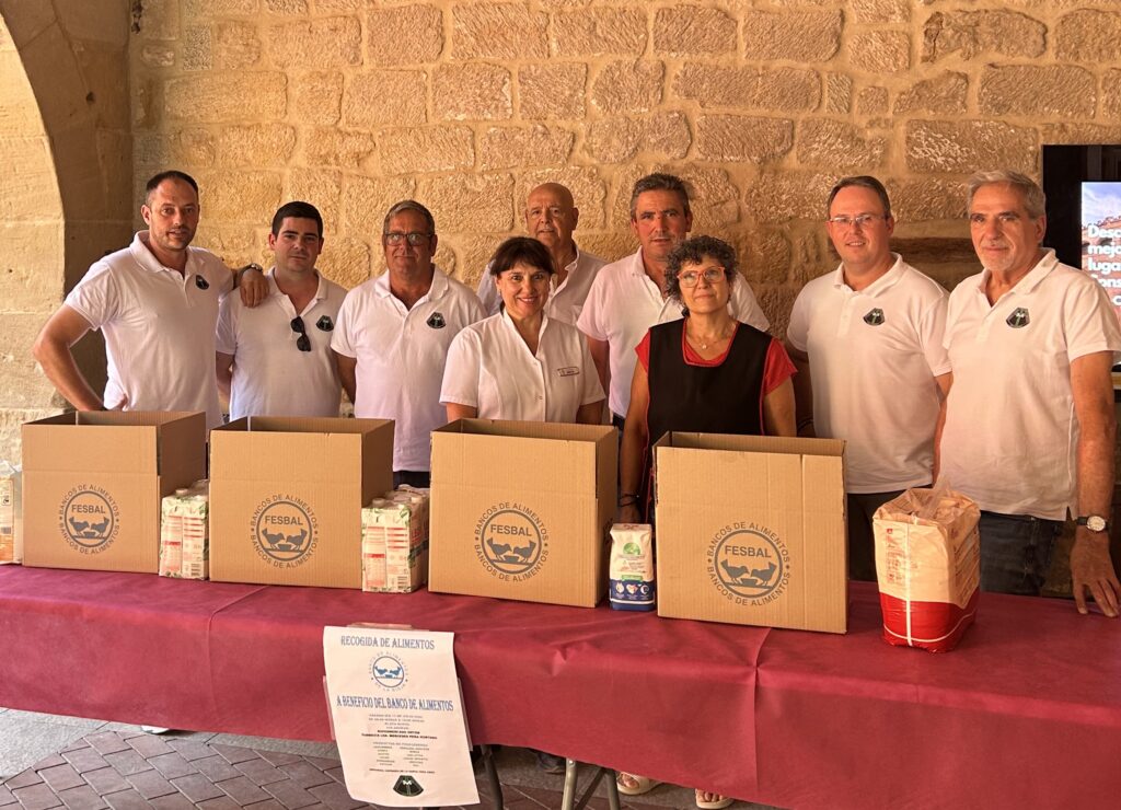 La Cofradía Piadosa de la Santa Vera Cruz de San Asensio recoge 433 kilos de alimentos para el Banco de Alimentos de La Rioja